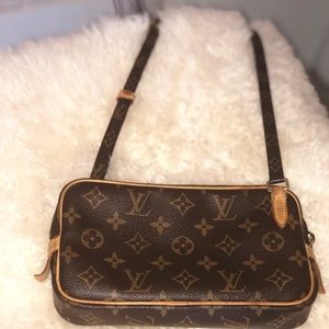 🚫SOLD 🚫Louis Vuitton Pochette Marly Bandouliere
